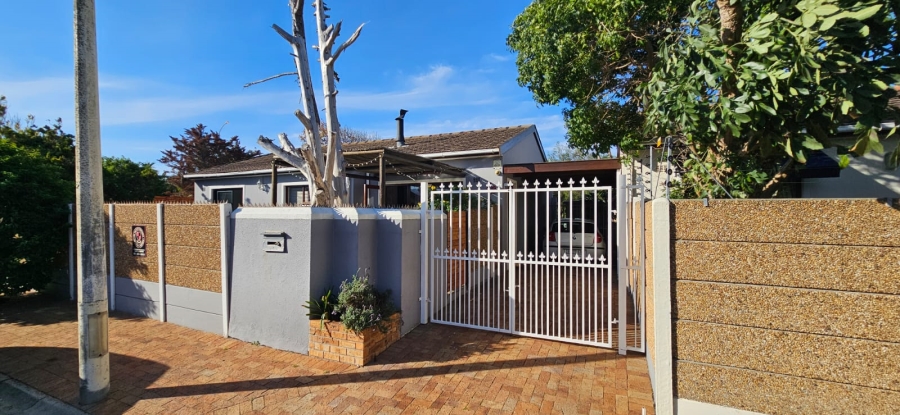 To Let 3 Bedroom Property for Rent in Diep River Western Cape